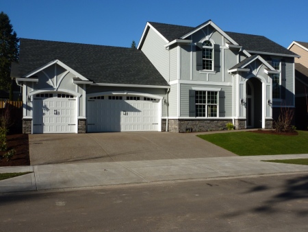 photo of garage side of completed Avocet home plan